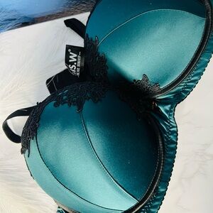Elegant Teal Lace Trim Bra